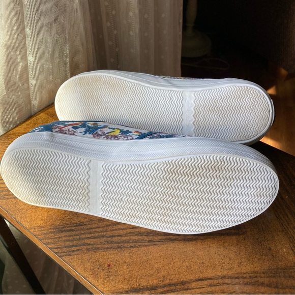 The Bradford Exchange Song’s of Spring Women’s shoes - Picture 11 of 13